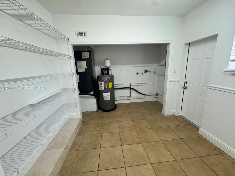For Sale: $979,900 (3 beds, 2 baths, 2509 Square Feet)