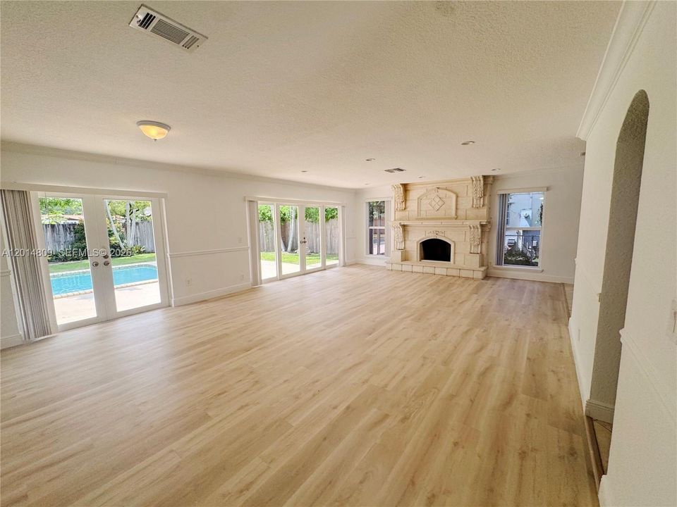 For Sale: $979,900 (3 beds, 2 baths, 2509 Square Feet)