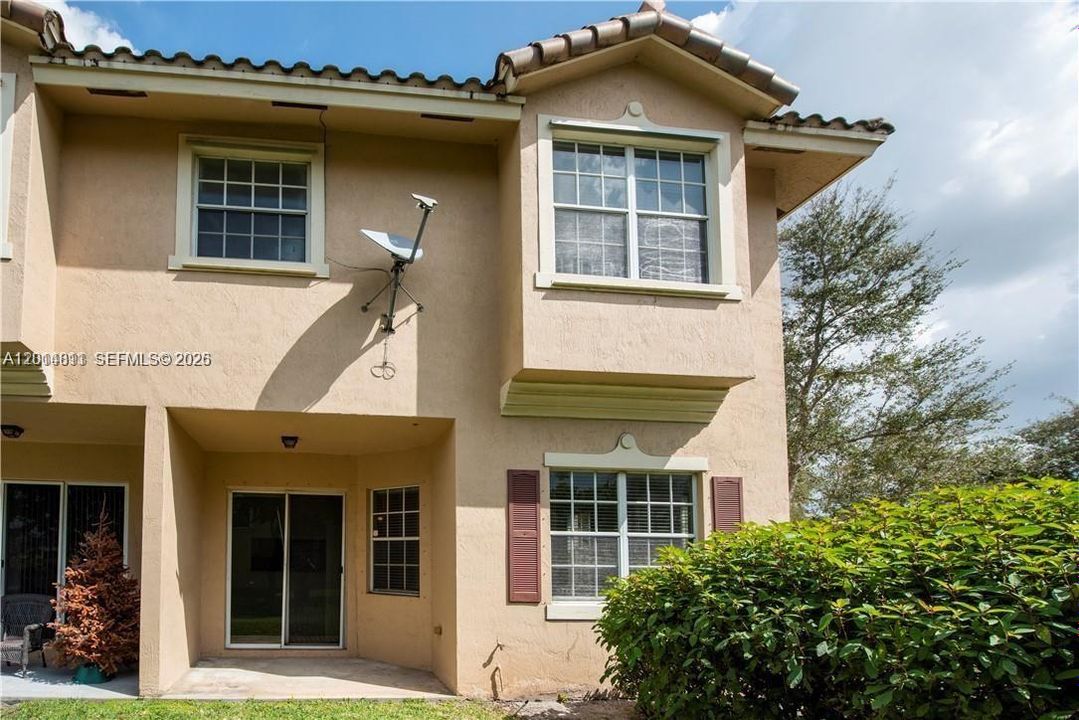 For Rent: $3,500 (3 beds, 2 baths, 1924 Square Feet)