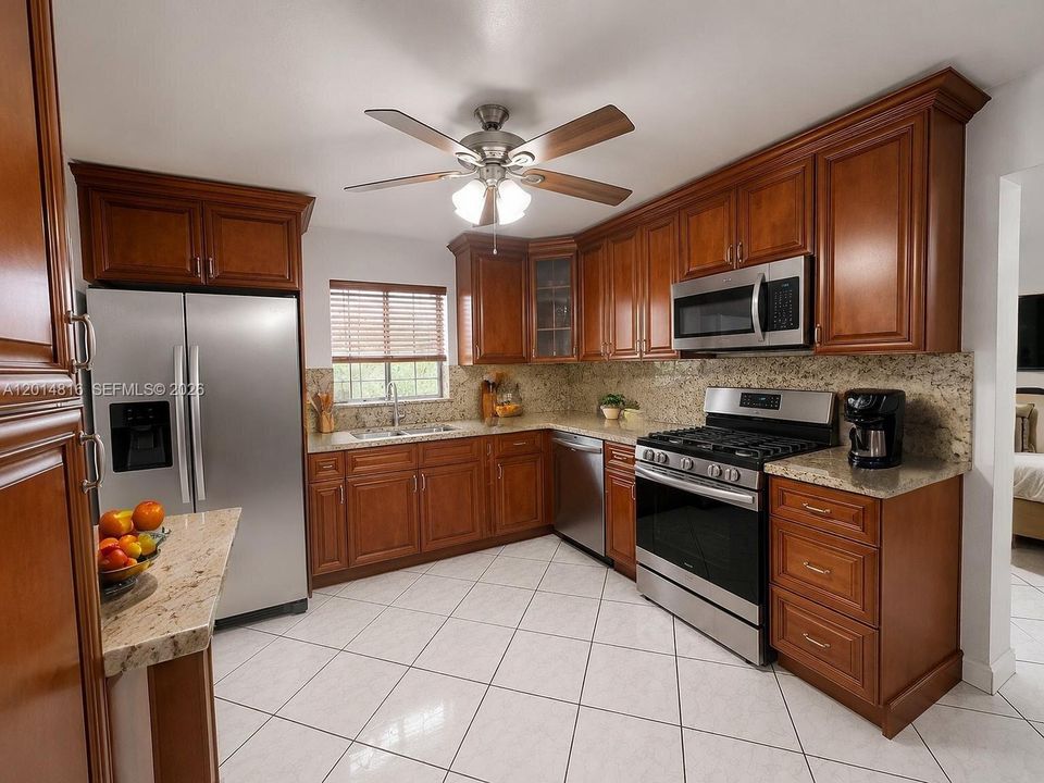 For Rent: $3,500 (3 beds, 2 baths, 1040 Square Feet)