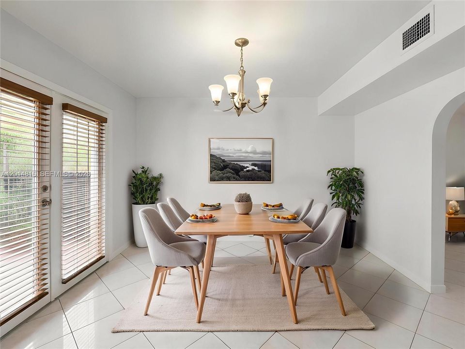 For Rent: $3,500 (3 beds, 2 baths, 1040 Square Feet)