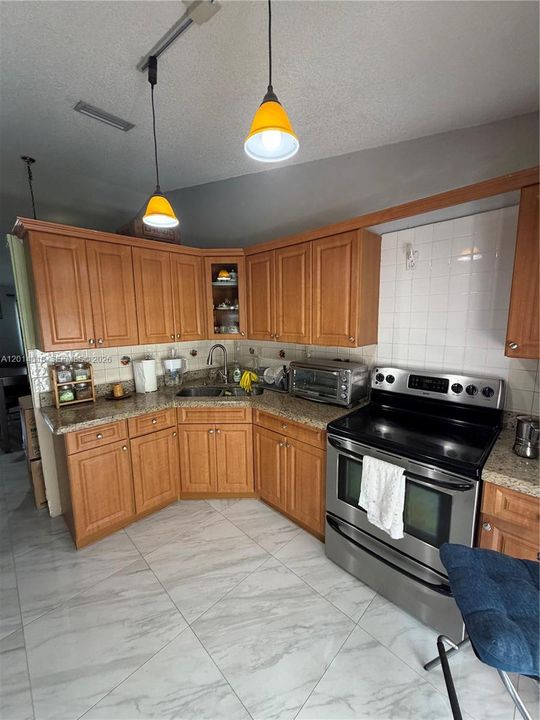 Active With Contract: $360,000 (2 beds, 2 baths, 1020 Square Feet)