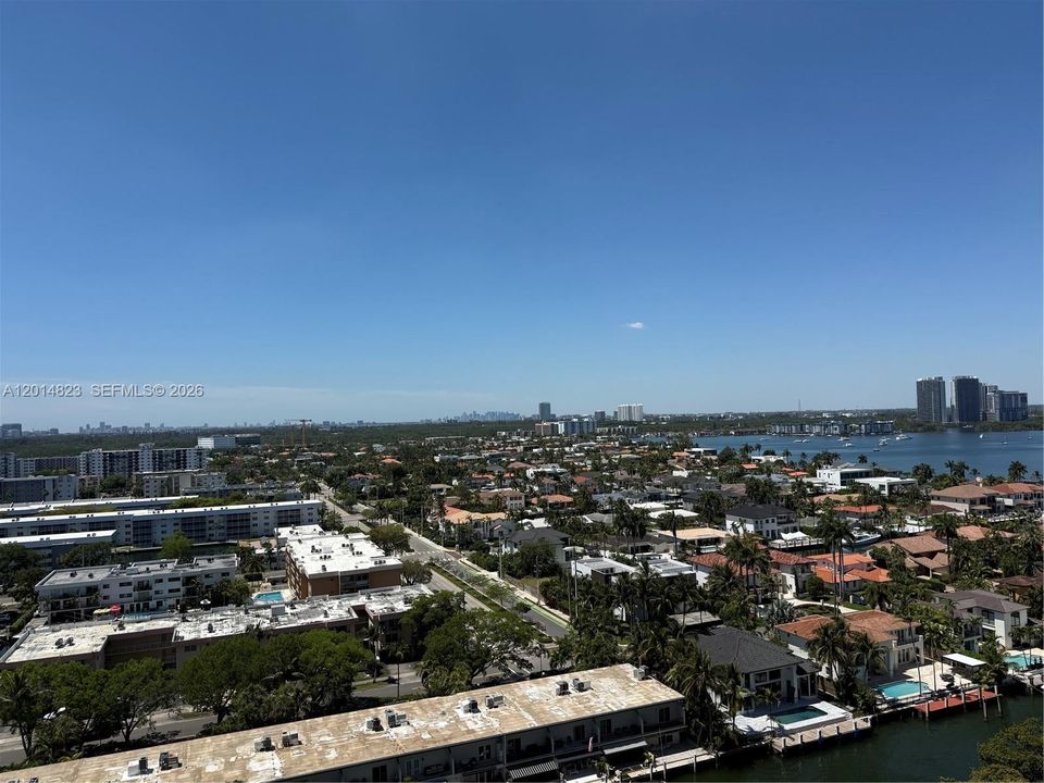 For Sale: $575,000 (2 beds, 2 baths, 1560 Square Feet)