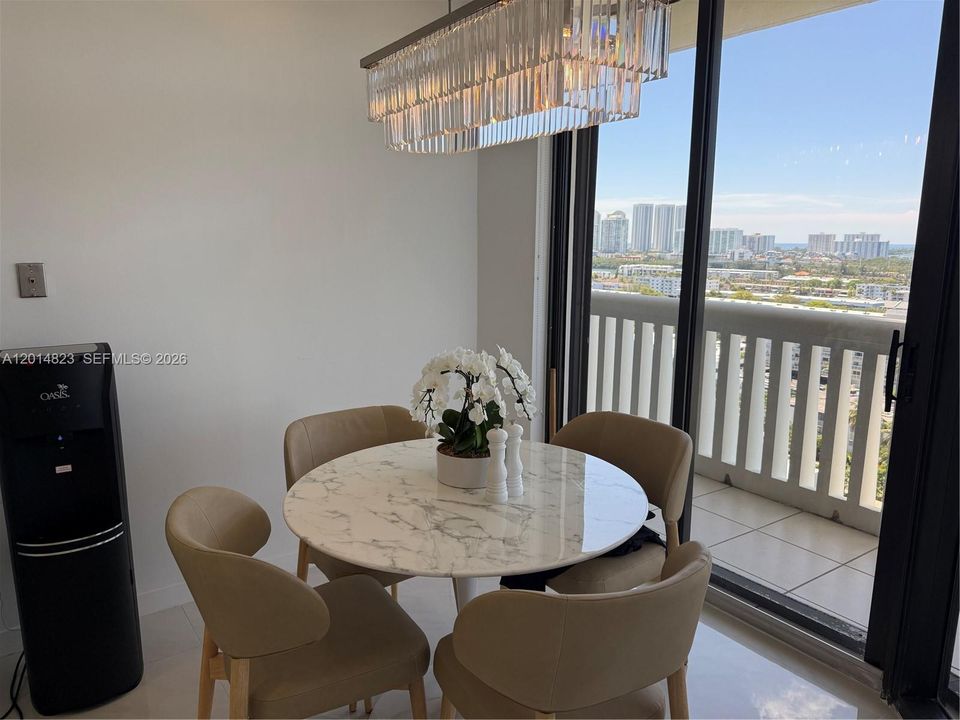 For Sale: $575,000 (2 beds, 2 baths, 1560 Square Feet)