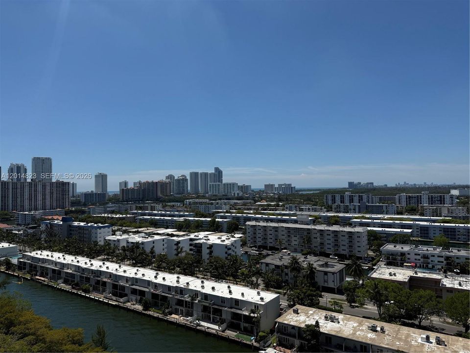 For Sale: $575,000 (2 beds, 2 baths, 1560 Square Feet)