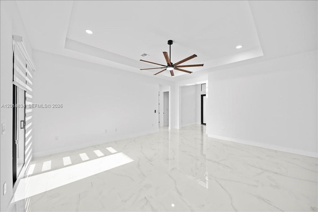 En Venta: $329,999 (4 camas, 2 baños, 1842 Pies cuadrados)