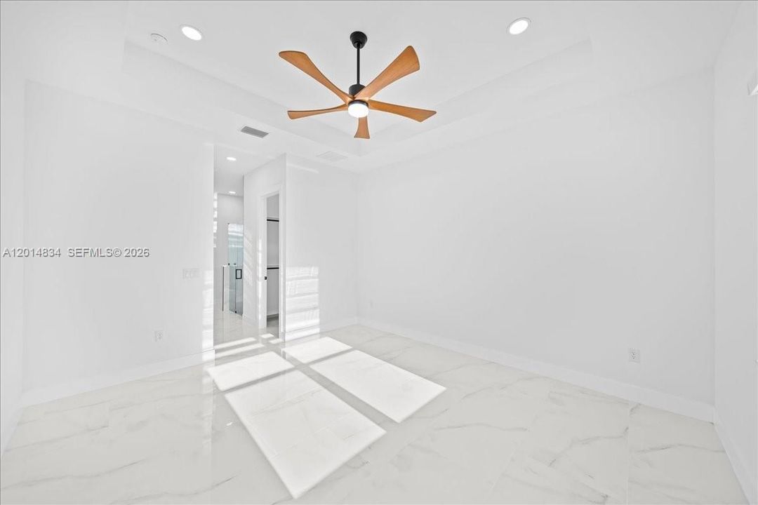 En Venta: $329,999 (4 camas, 2 baños, 1842 Pies cuadrados)