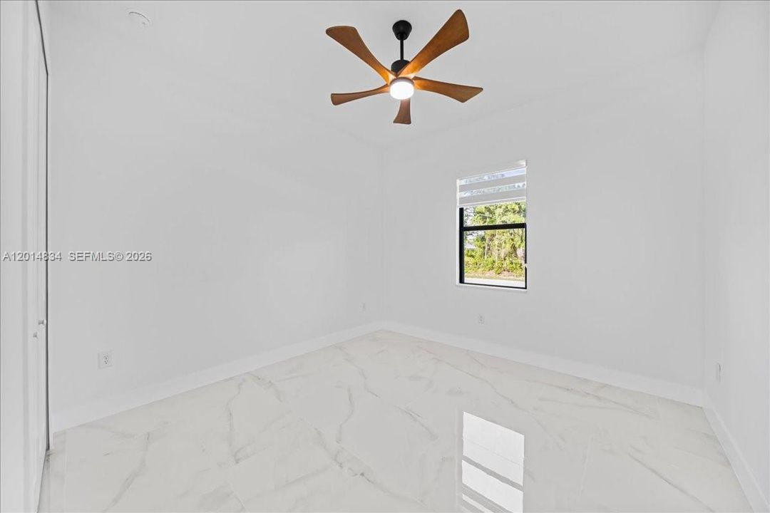 En Venta: $329,999 (4 camas, 2 baños, 1842 Pies cuadrados)