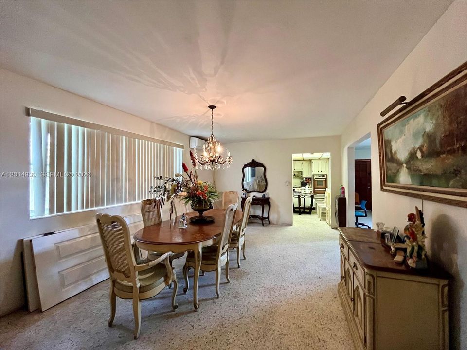 Recently Sold: $595,000 (3 beds, 1 baths, 1300 Square Feet)