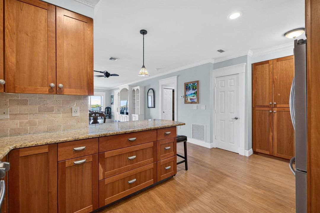KITCHEN....