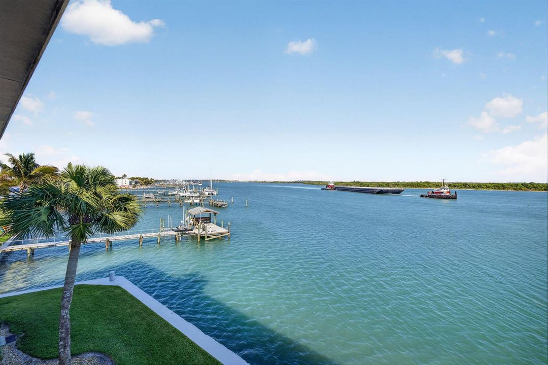 BEAUTIFUL INTRACOASTAL VIEWS