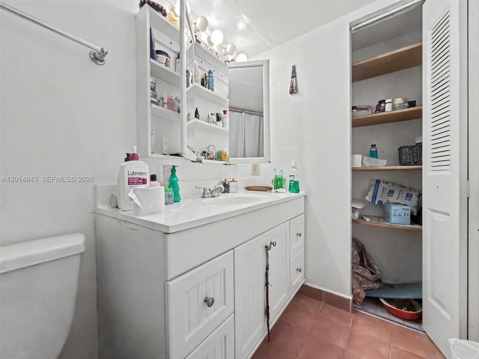 На продажу: $212,500 (1 спален, 1 ванн, 544 Квадратных фут)