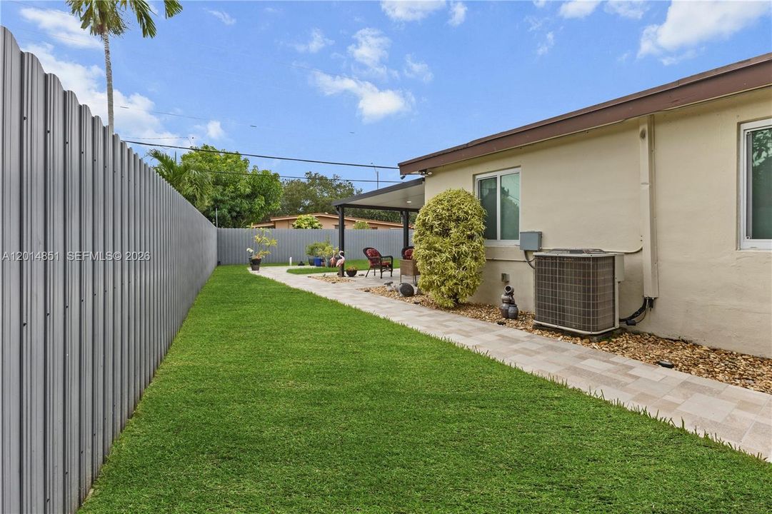 Active With Contract: $729,000 (4 beds, 2 baths, 1610 Square Feet)
