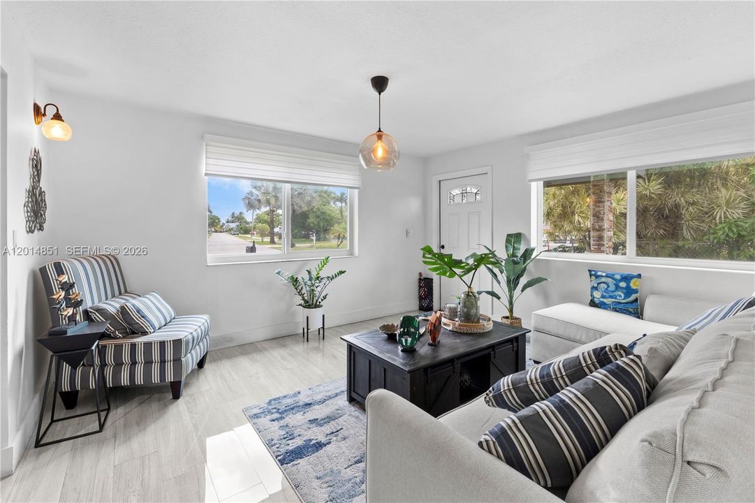 Active With Contract: $729,000 (4 beds, 2 baths, 1610 Square Feet)