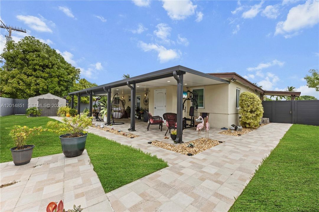 Active With Contract: $729,000 (4 beds, 2 baths, 1610 Square Feet)