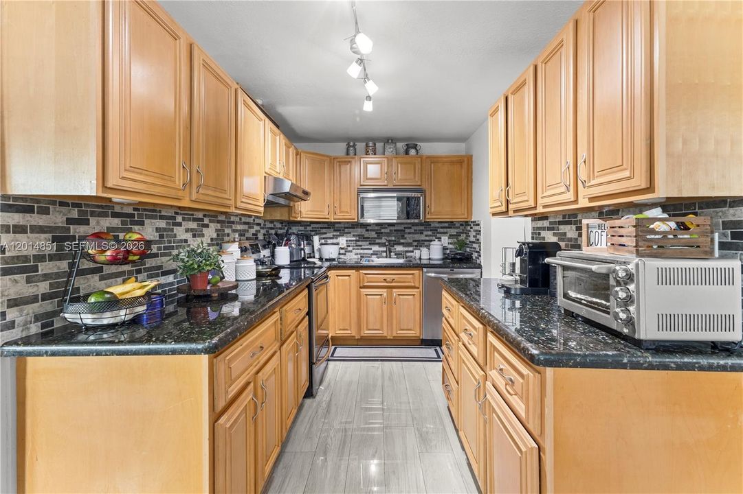 Active With Contract: $729,000 (4 beds, 2 baths, 1610 Square Feet)