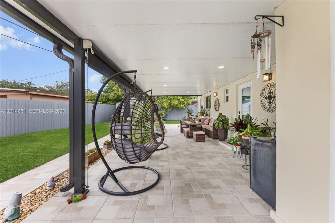 Active With Contract: $729,000 (4 beds, 2 baths, 1610 Square Feet)