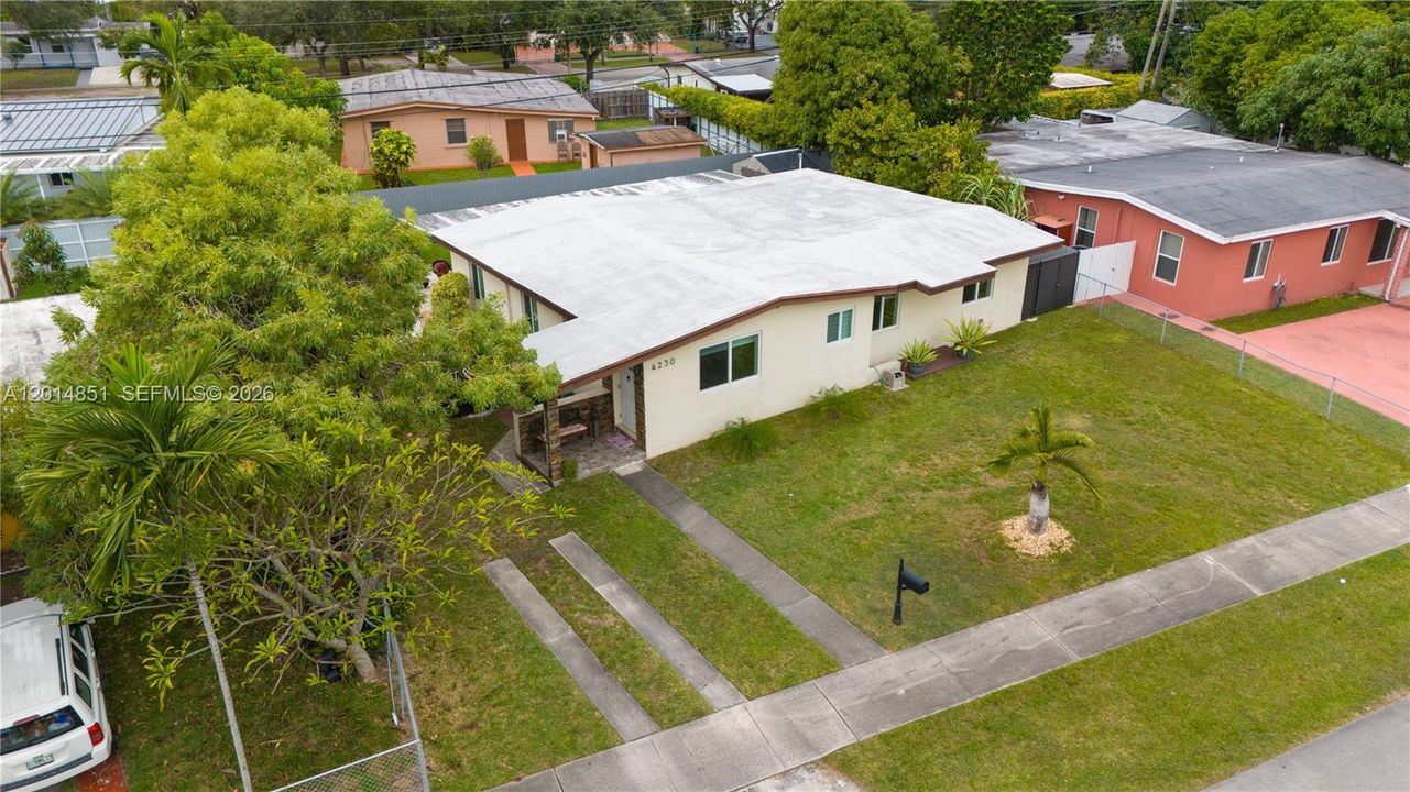 Active With Contract: $729,000 (4 beds, 2 baths, 1610 Square Feet)