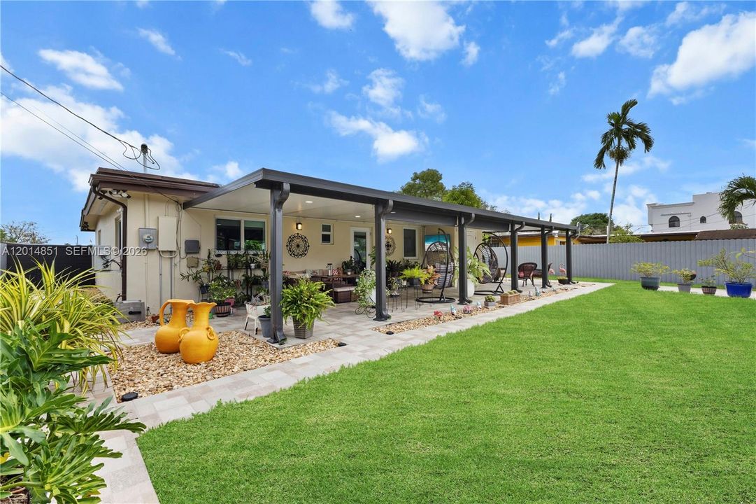 Active With Contract: $729,000 (4 beds, 2 baths, 1610 Square Feet)