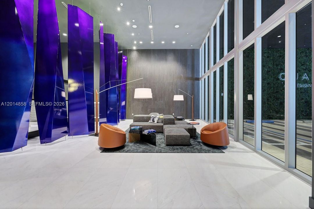 For Sale: $565,000 (1 beds, 1 baths, 801 Square Feet)
