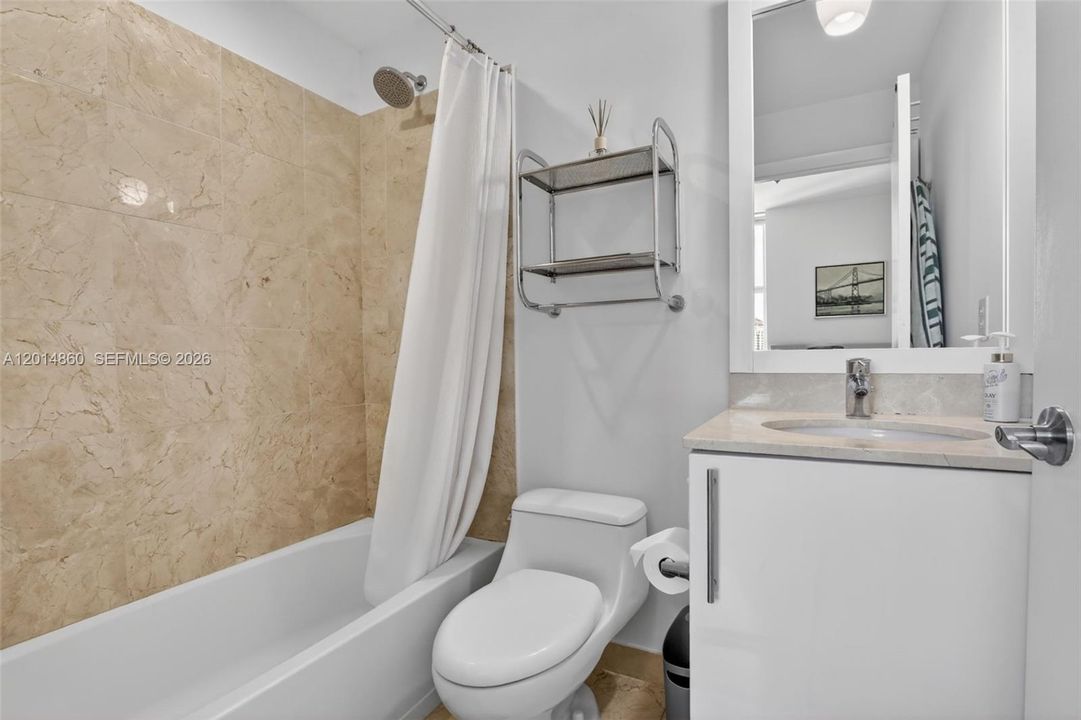 For Sale: $869,000 (3 beds, 3 baths, 1824 Square Feet)