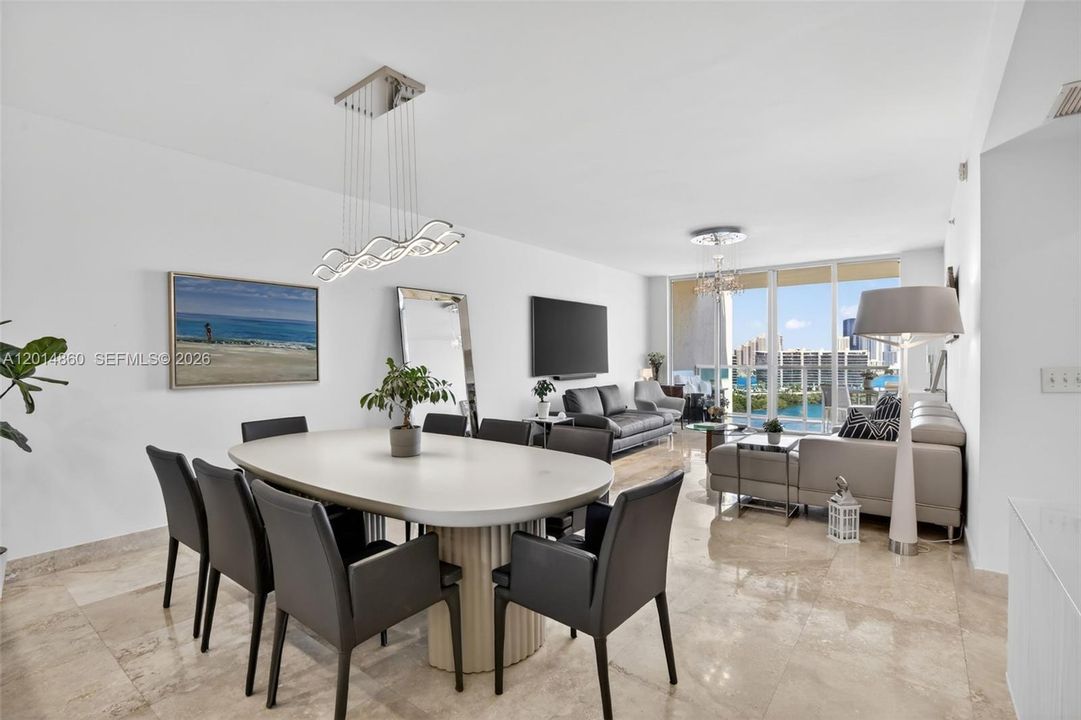 For Sale: $869,000 (3 beds, 3 baths, 1824 Square Feet)
