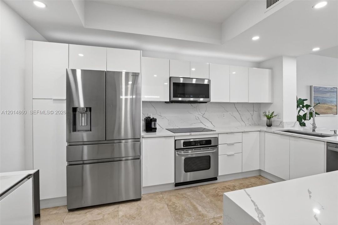 For Sale: $869,000 (3 beds, 3 baths, 1824 Square Feet)