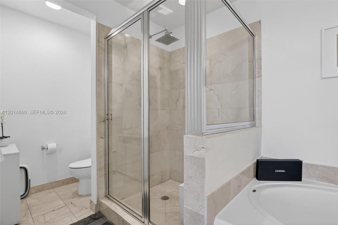 For Sale: $869,000 (3 beds, 3 baths, 1824 Square Feet)