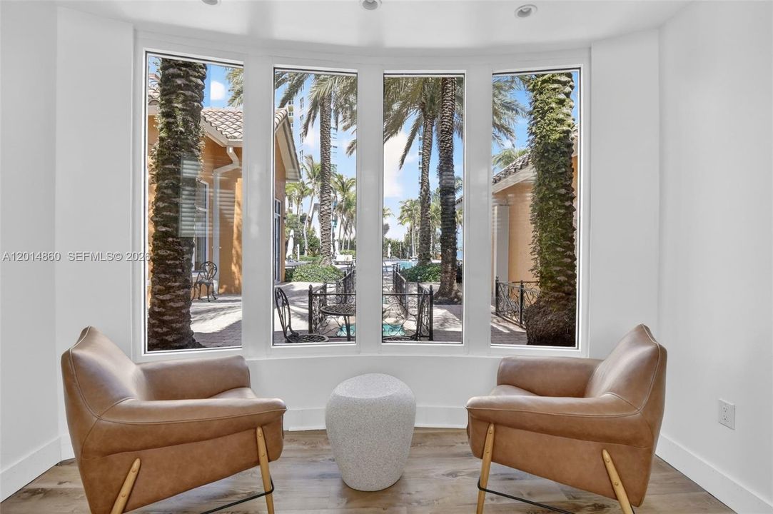 For Sale: $869,000 (3 beds, 3 baths, 1824 Square Feet)