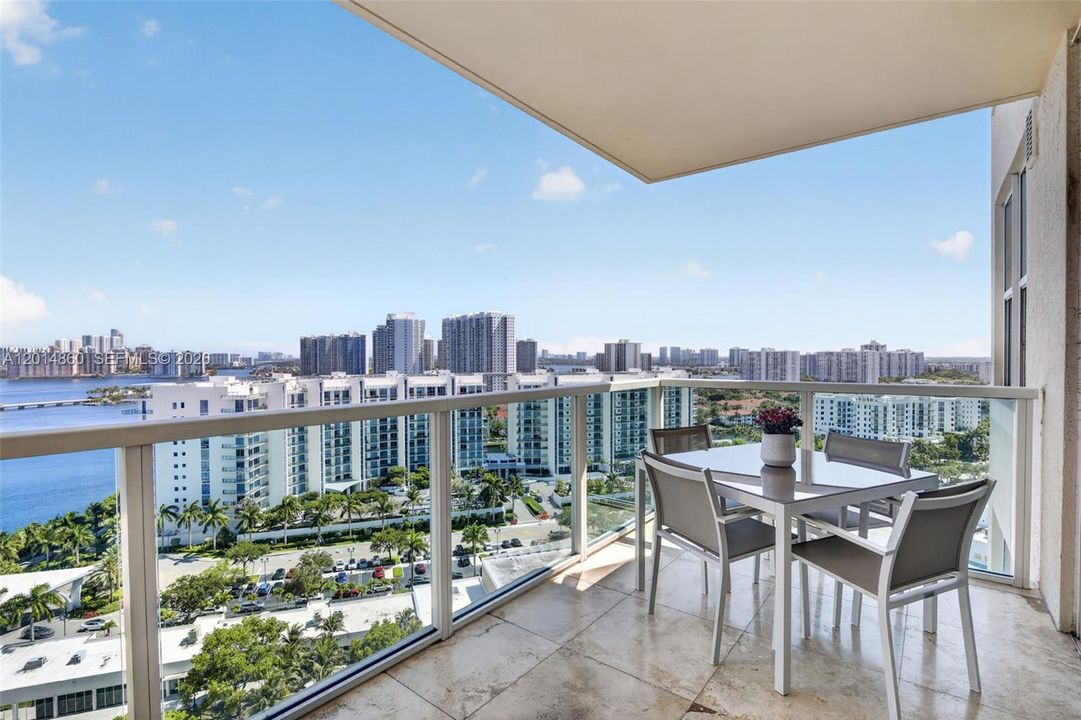 For Sale: $869,000 (3 beds, 3 baths, 1824 Square Feet)