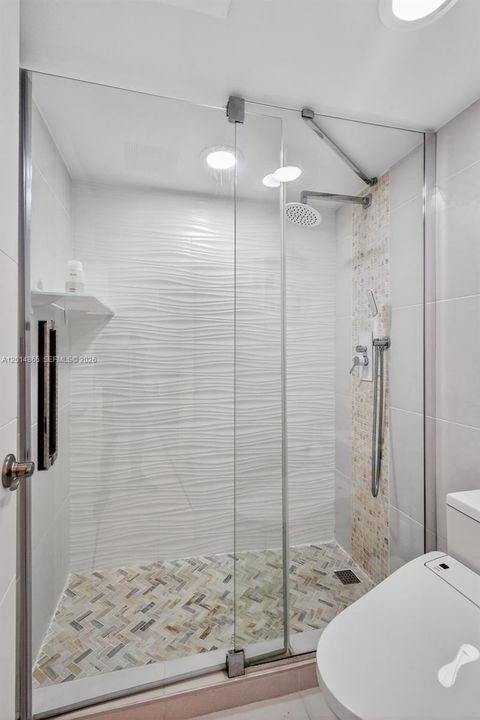 На продажу: $265,999 (1 спален, 2 ванн, 762 Квадратных фут)