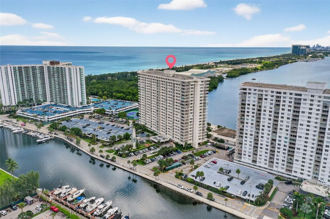На продажу: $265,999 (1 спален, 2 ванн, 762 Квадратных фут)