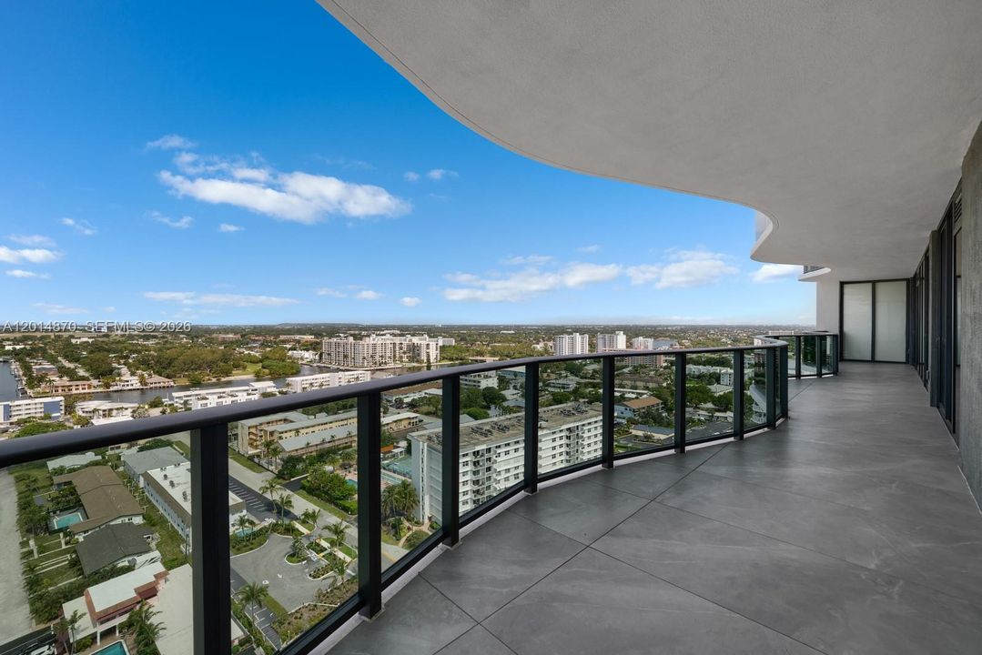 For Sale: $4,350,000 (4 beds, 4 baths, 3300 Square Feet)