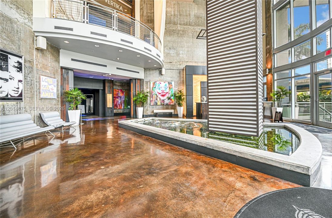 For Sale: $340,000 (1 beds, 1 baths, 602 Square Feet)