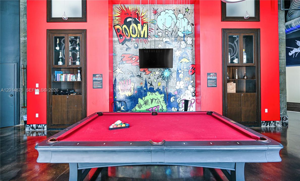 For Sale: $340,000 (1 beds, 1 baths, 602 Square Feet)