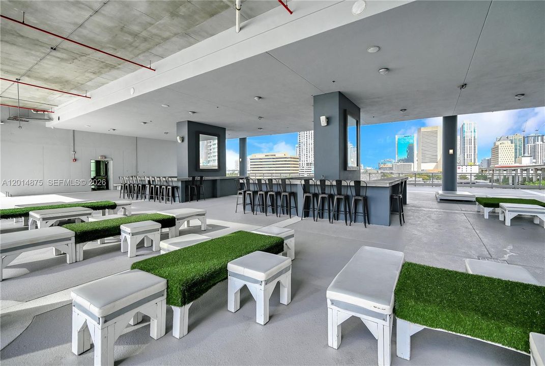 For Sale: $340,000 (1 beds, 1 baths, 602 Square Feet)