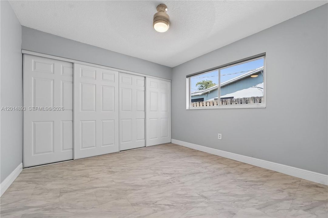 Activo con contrato: $649,000 (3 camas, 2 baños, 1847 Pies cuadrados)