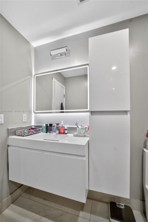 Activo con contrato: $649,000 (3 camas, 2 baños, 1847 Pies cuadrados)