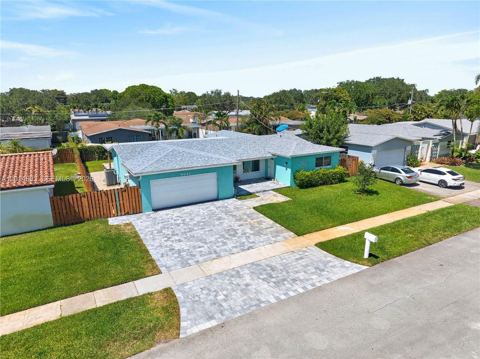 Activo con contrato: $649,000 (3 camas, 2 baños, 1847 Pies cuadrados)