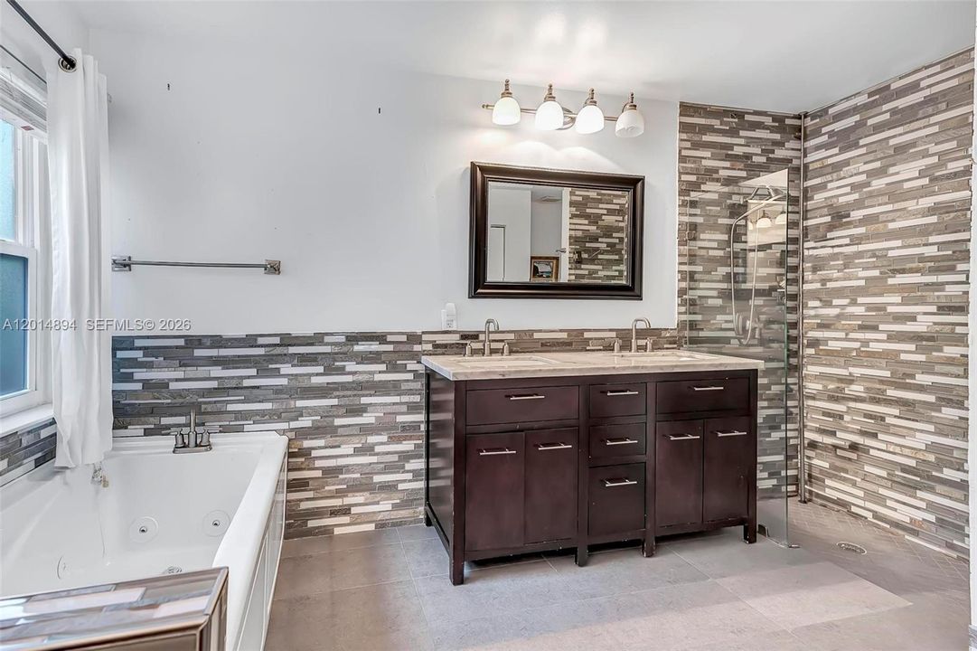 For Sale: $725,000 (4 beds, 2 baths, 1873 Square Feet)