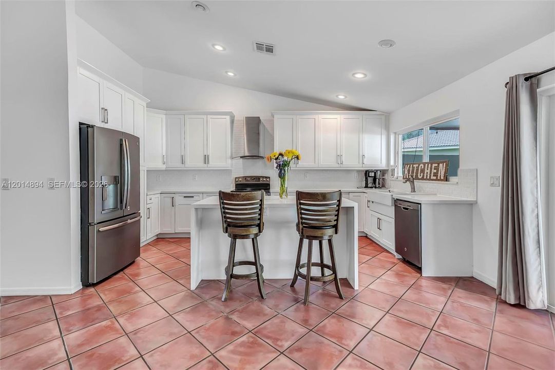 For Sale: $725,000 (4 beds, 2 baths, 1873 Square Feet)