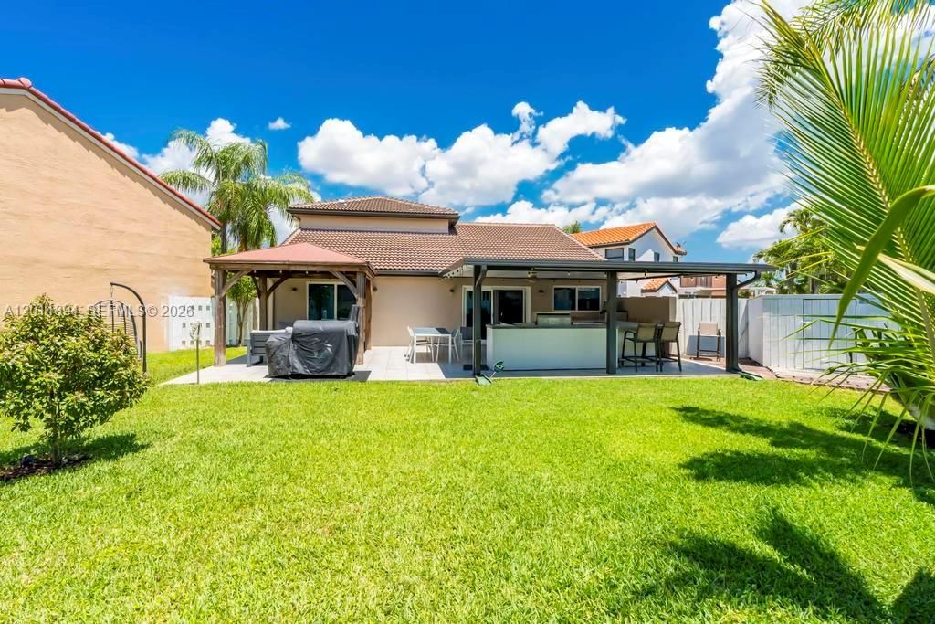 For Sale: $725,000 (4 beds, 2 baths, 1873 Square Feet)