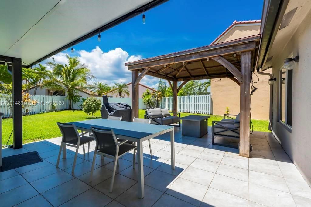 For Sale: $725,000 (4 beds, 2 baths, 1873 Square Feet)