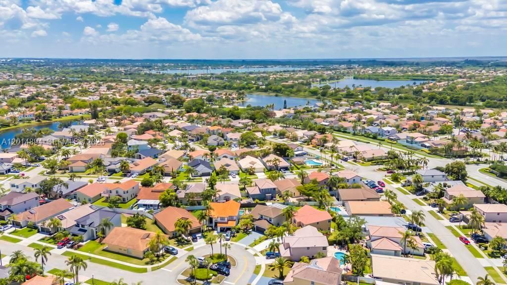 For Sale: $725,000 (4 beds, 2 baths, 1873 Square Feet)