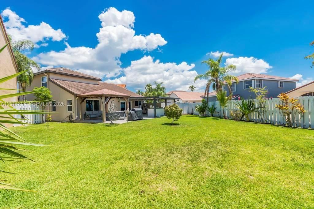 For Sale: $725,000 (4 beds, 2 baths, 1873 Square Feet)