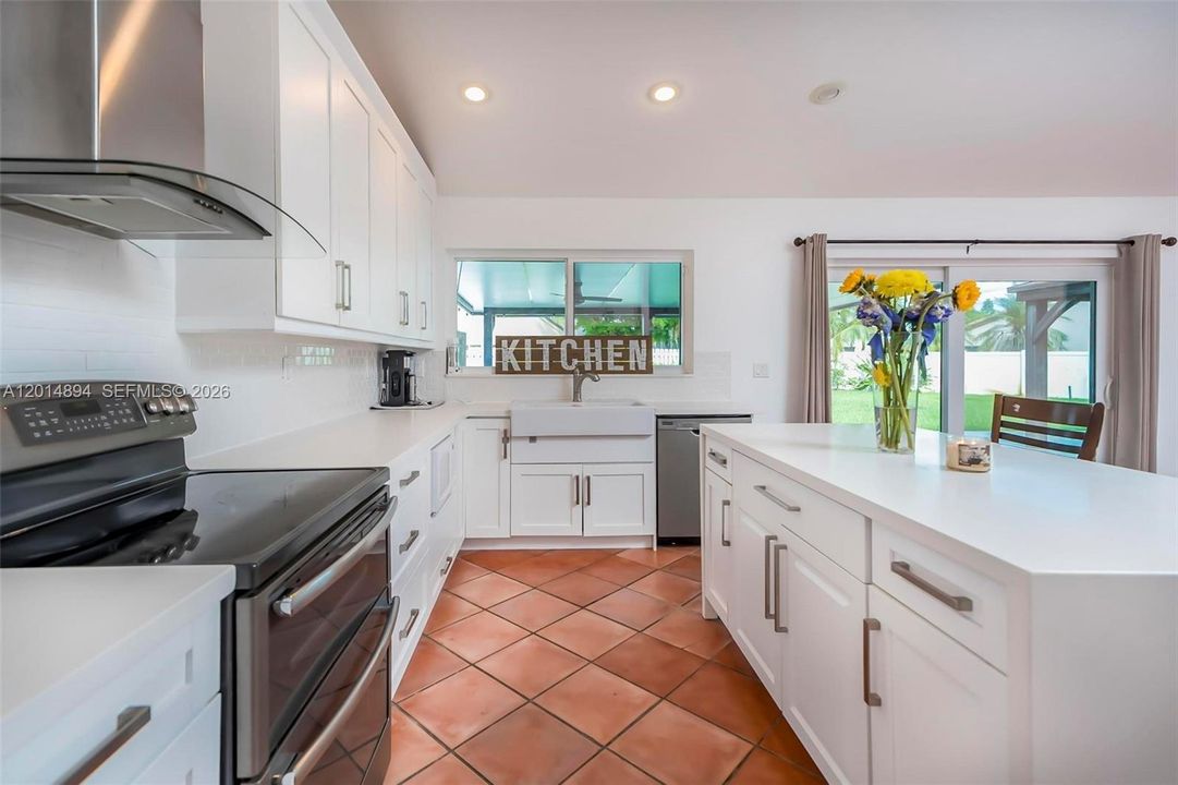 For Sale: $725,000 (4 beds, 2 baths, 1873 Square Feet)