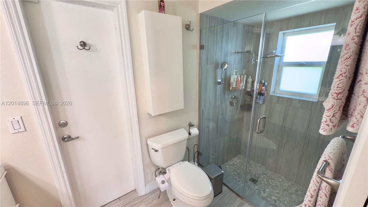 For Rent: $5,800 (3 beds, 2 baths, 1777 Square Feet)