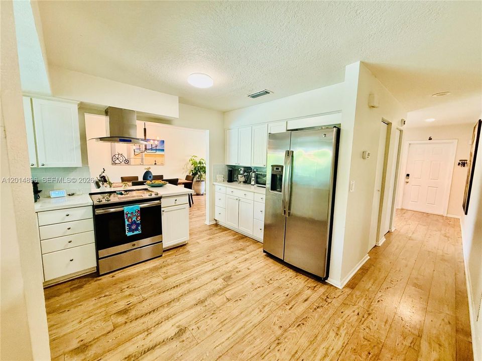 For Rent: $5,800 (3 beds, 2 baths, 1777 Square Feet)