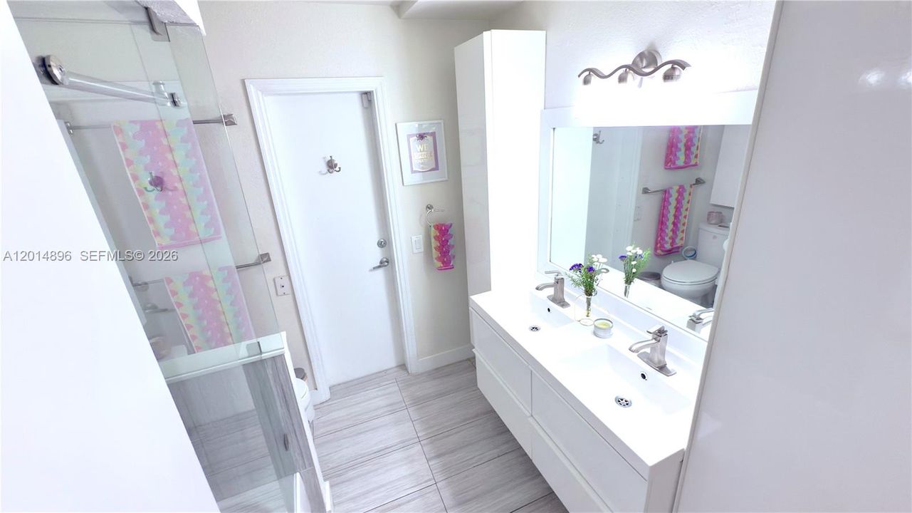 For Rent: $5,800 (3 beds, 2 baths, 1777 Square Feet)