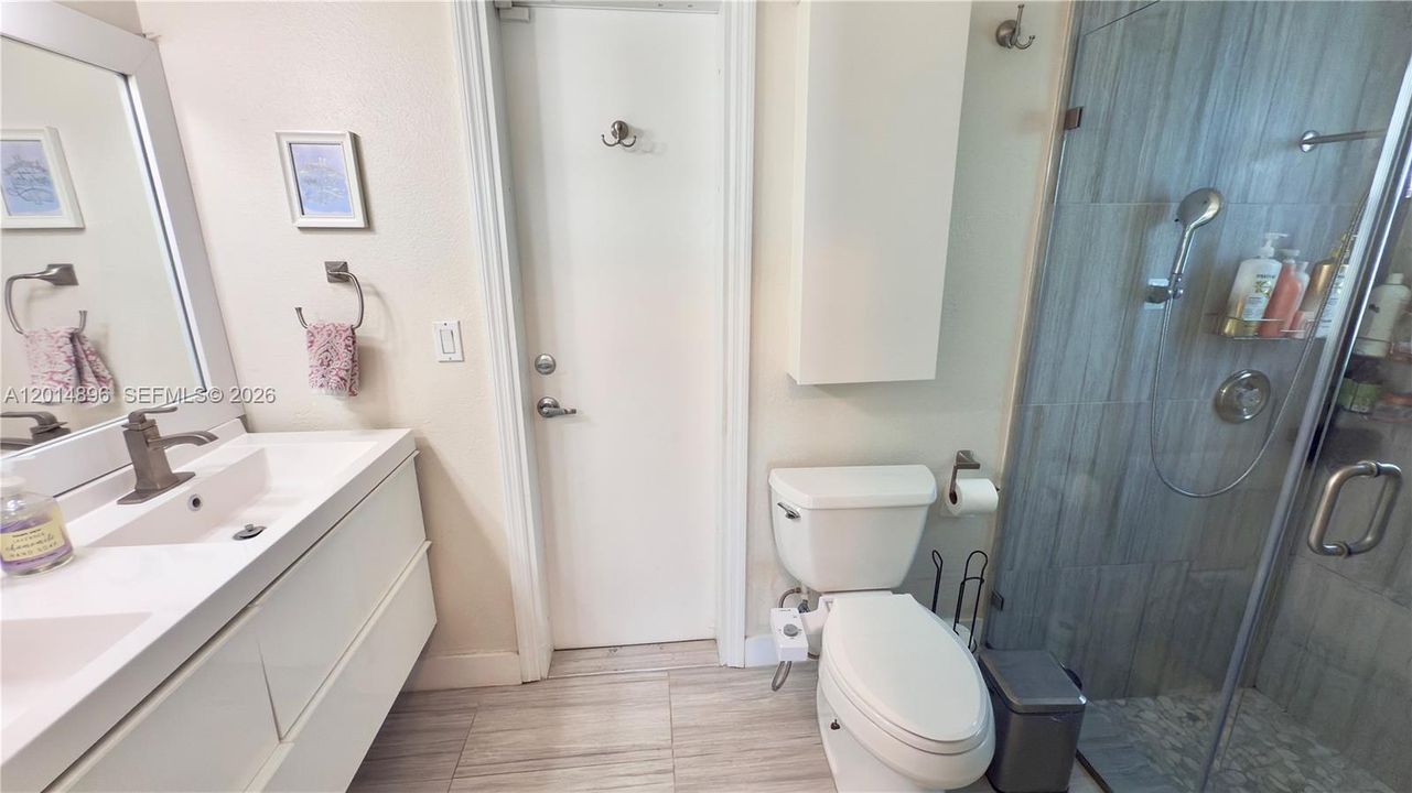 For Rent: $5,800 (3 beds, 2 baths, 1777 Square Feet)